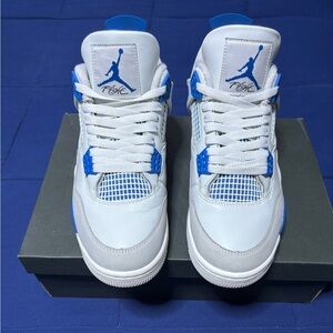 Jordan 4 Retro Military Blue 2024 Size 9.5